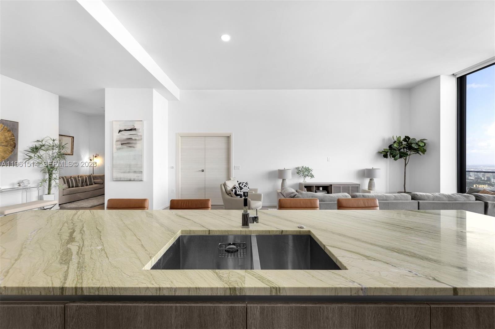 801 S Miami Ave #5804, Miami FL 33130