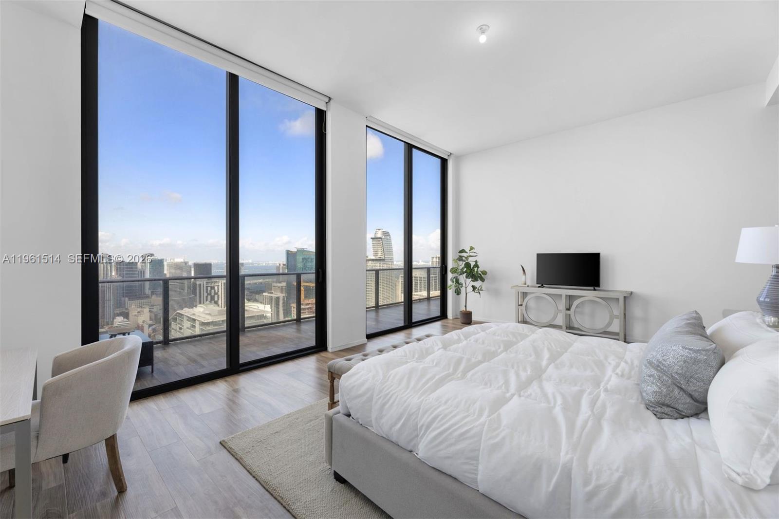 801 S Miami Ave #5804, Miami FL 33130