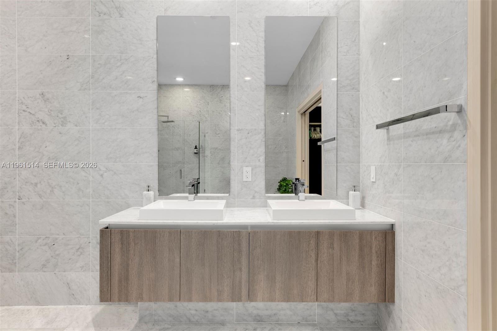 801 S Miami Ave #5804, Miami FL 33130