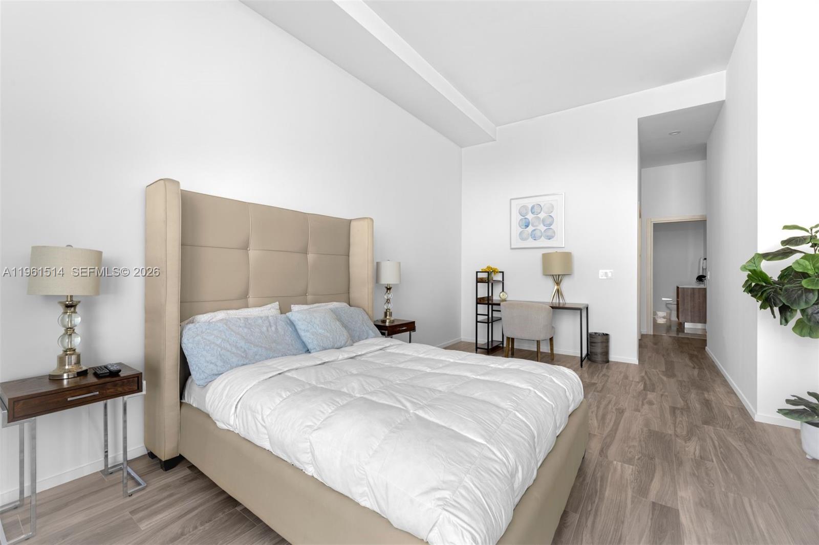 801 S Miami Ave #5804, Miami FL 33130