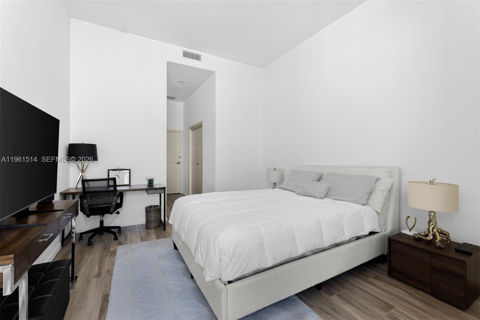 801 S Miami Ave #5804, Miami FL 33130