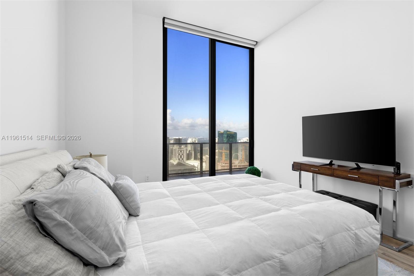 801 S Miami Ave #5804, Miami FL 33130