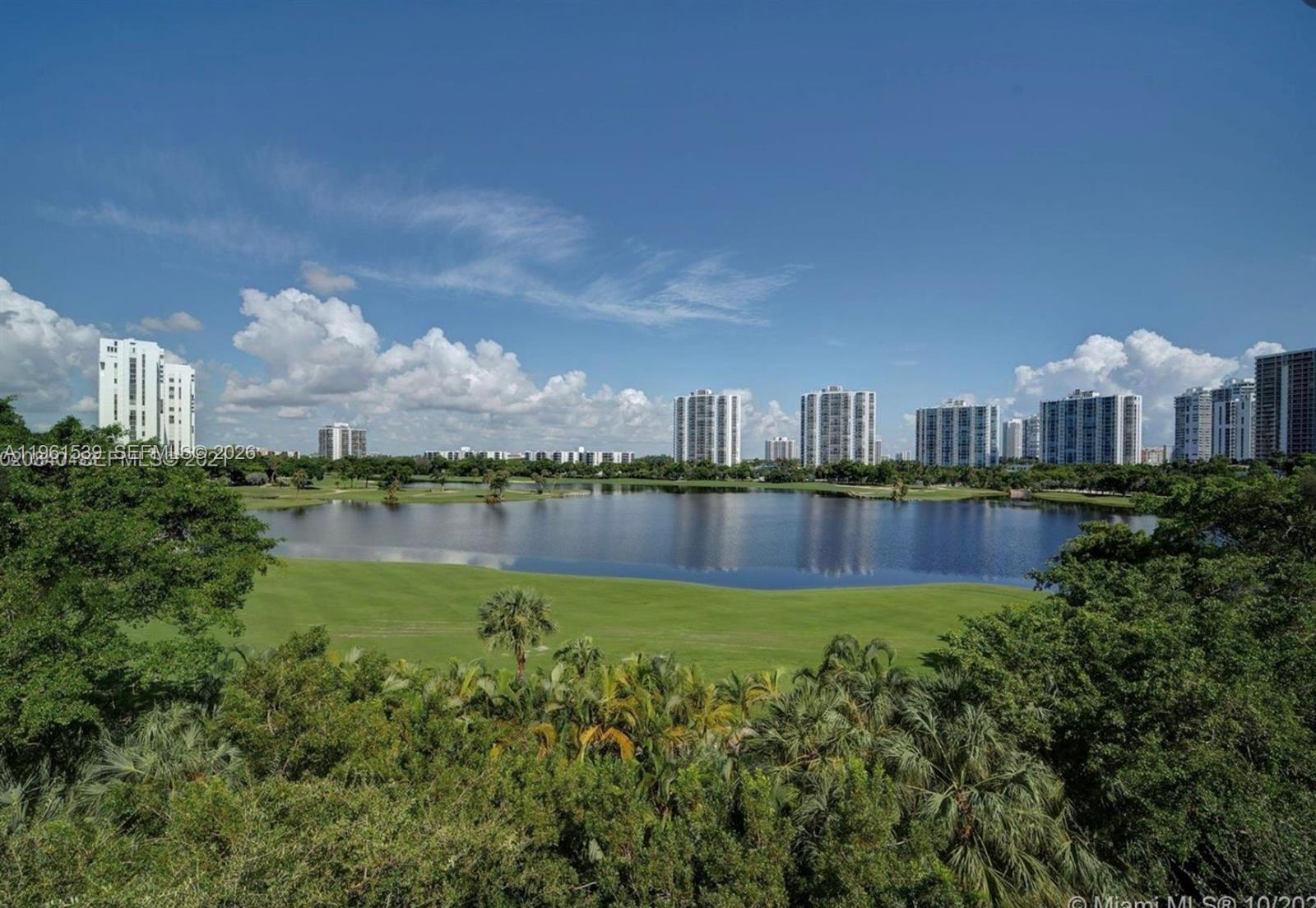 19900 E Country Club Dr #TS20, Aventura FL 33180