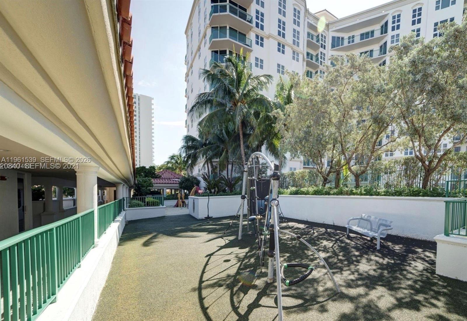 19900 E Country Club Dr #TS20, Aventura FL 33180