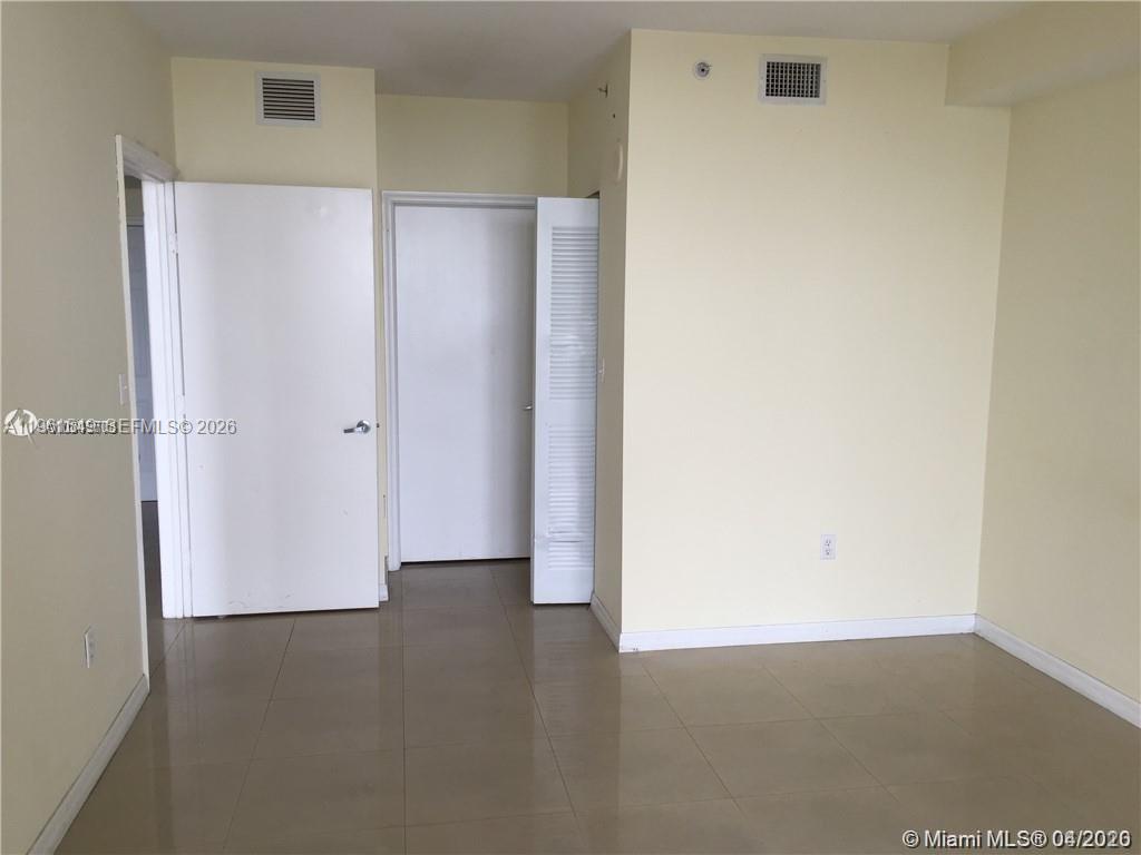 1 Glen Royal Pkwy #1404, Miami FL 33125