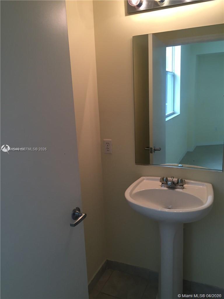 1 Glen Royal Pkwy #1404, Miami FL 33125