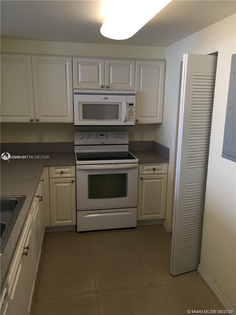 1 Glen Royal Pkwy #1404, Miami FL 33125