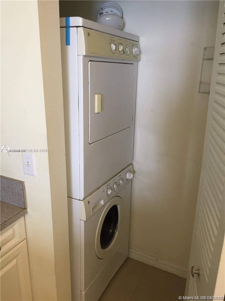 1 Glen Royal Pkwy #1404, Miami FL 33125