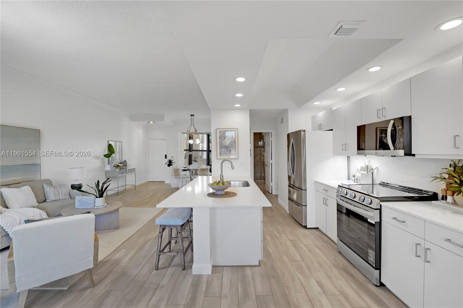7460 La Paz Blvd #202, Boca Raton FL 33433