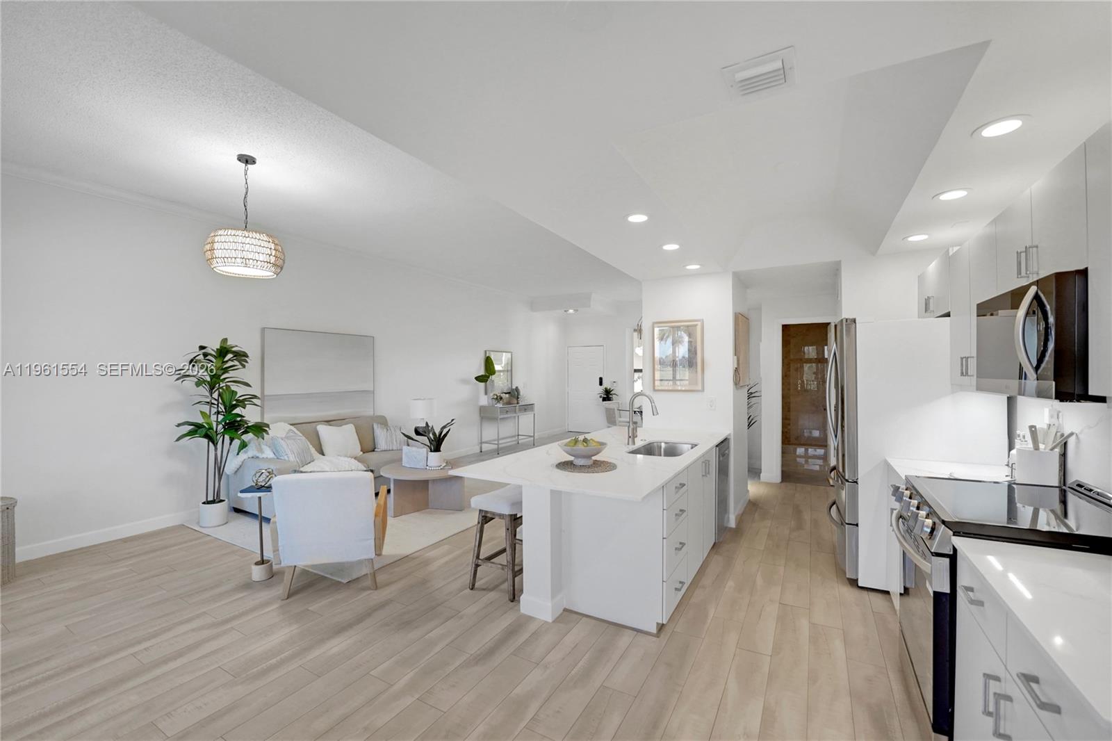 7460 La Paz Blvd #202, Boca Raton FL 33433