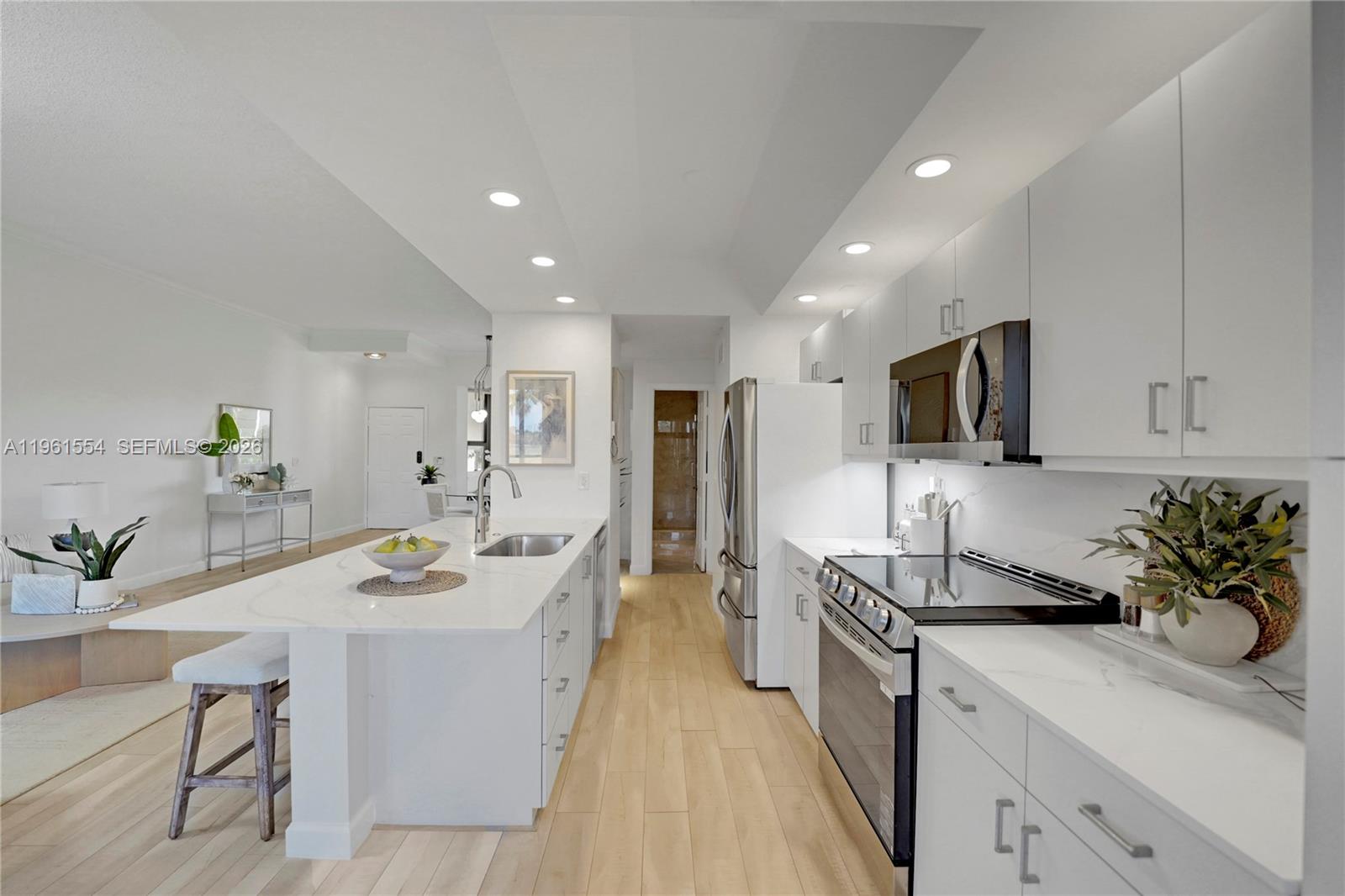 7460 La Paz Blvd #202, Boca Raton FL 33433
