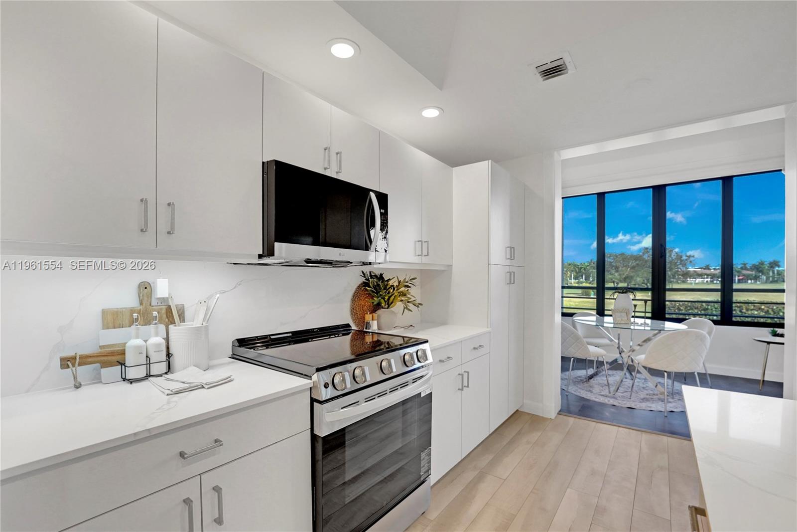 7460 La Paz Blvd #202, Boca Raton FL 33433