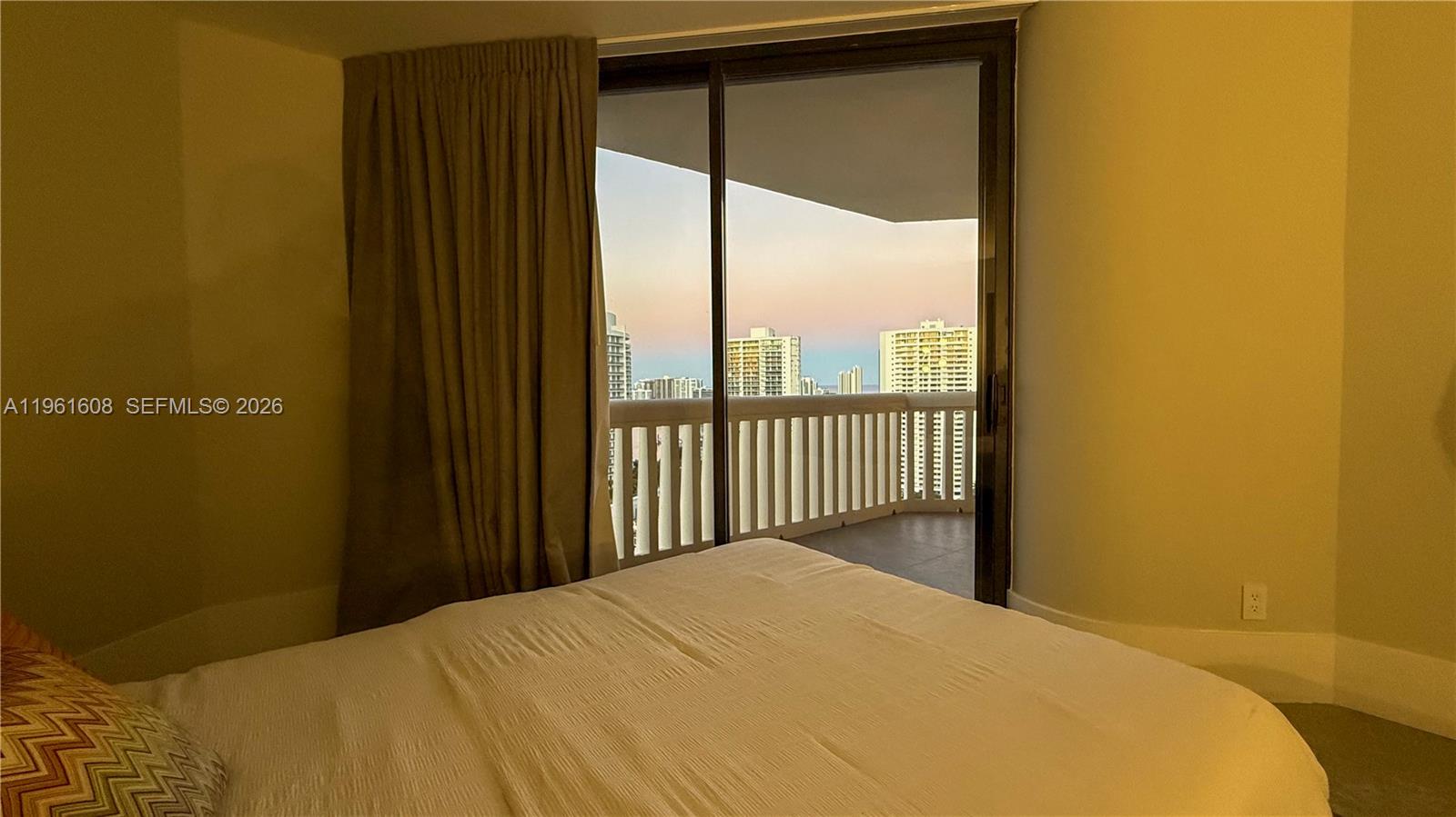 2000 Island Blvd #2404, Aventura FL 33160