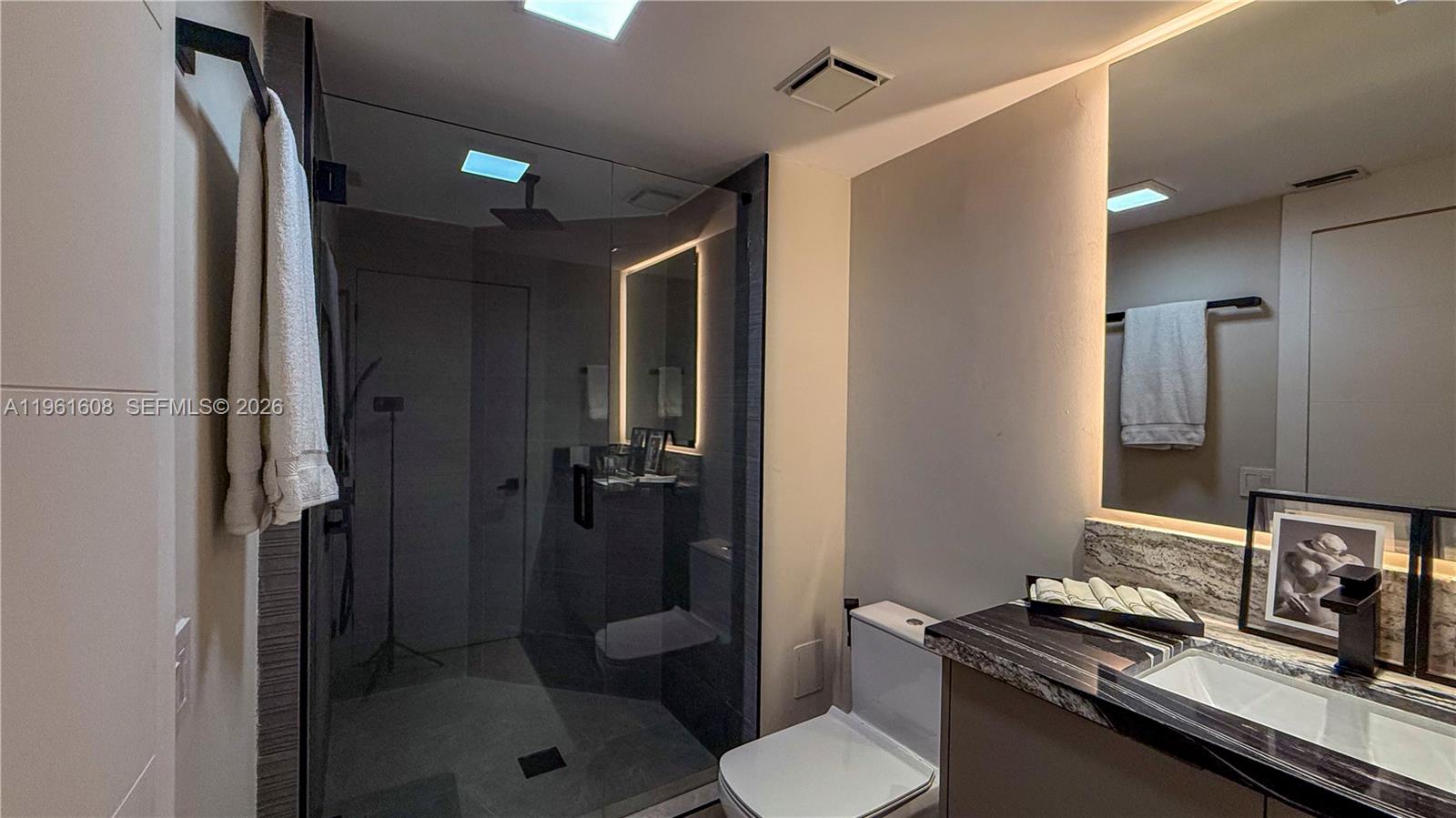 2000 Island Blvd #2404, Aventura FL 33160