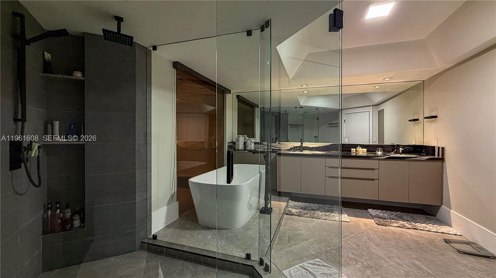 2000 Island Blvd #2404, Aventura FL 33160