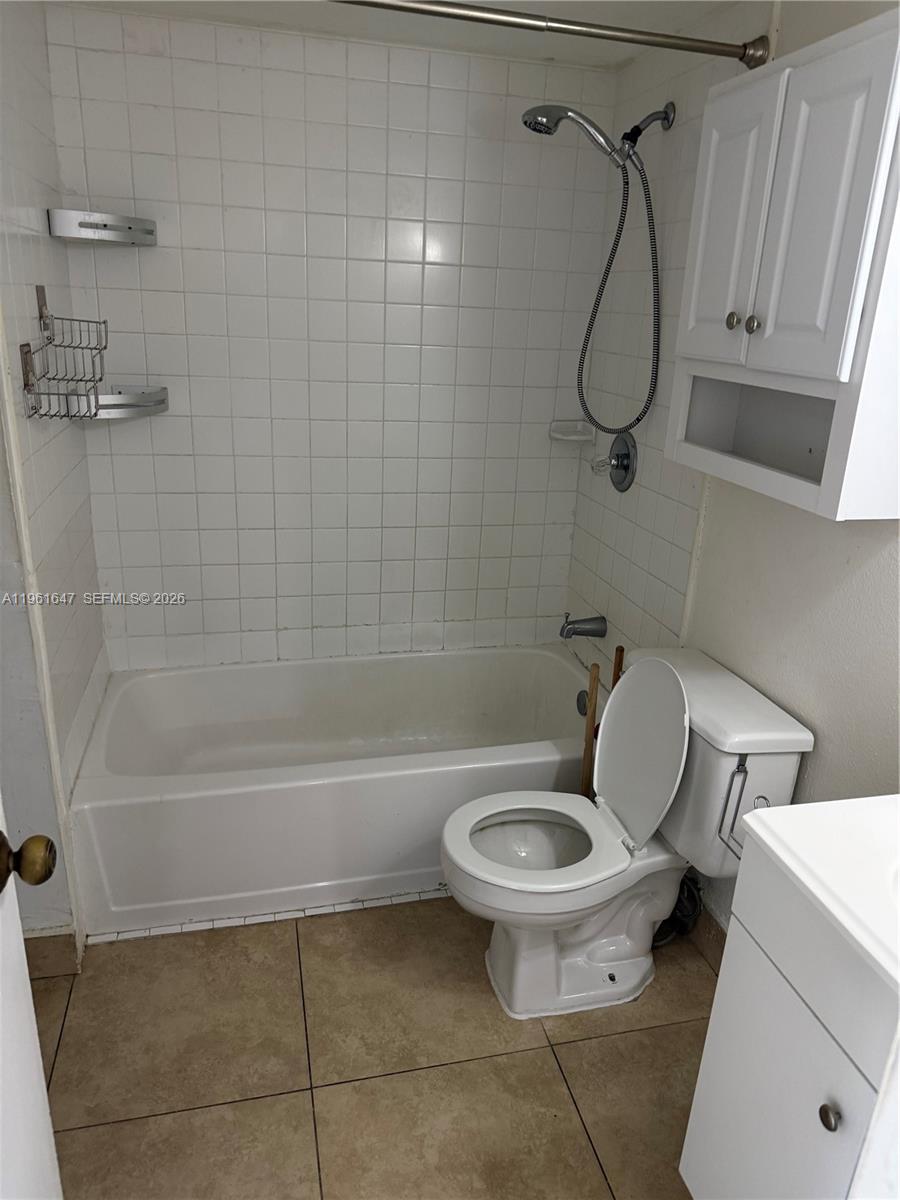 4805 NW 7th St #408-15, Miami FL 33126