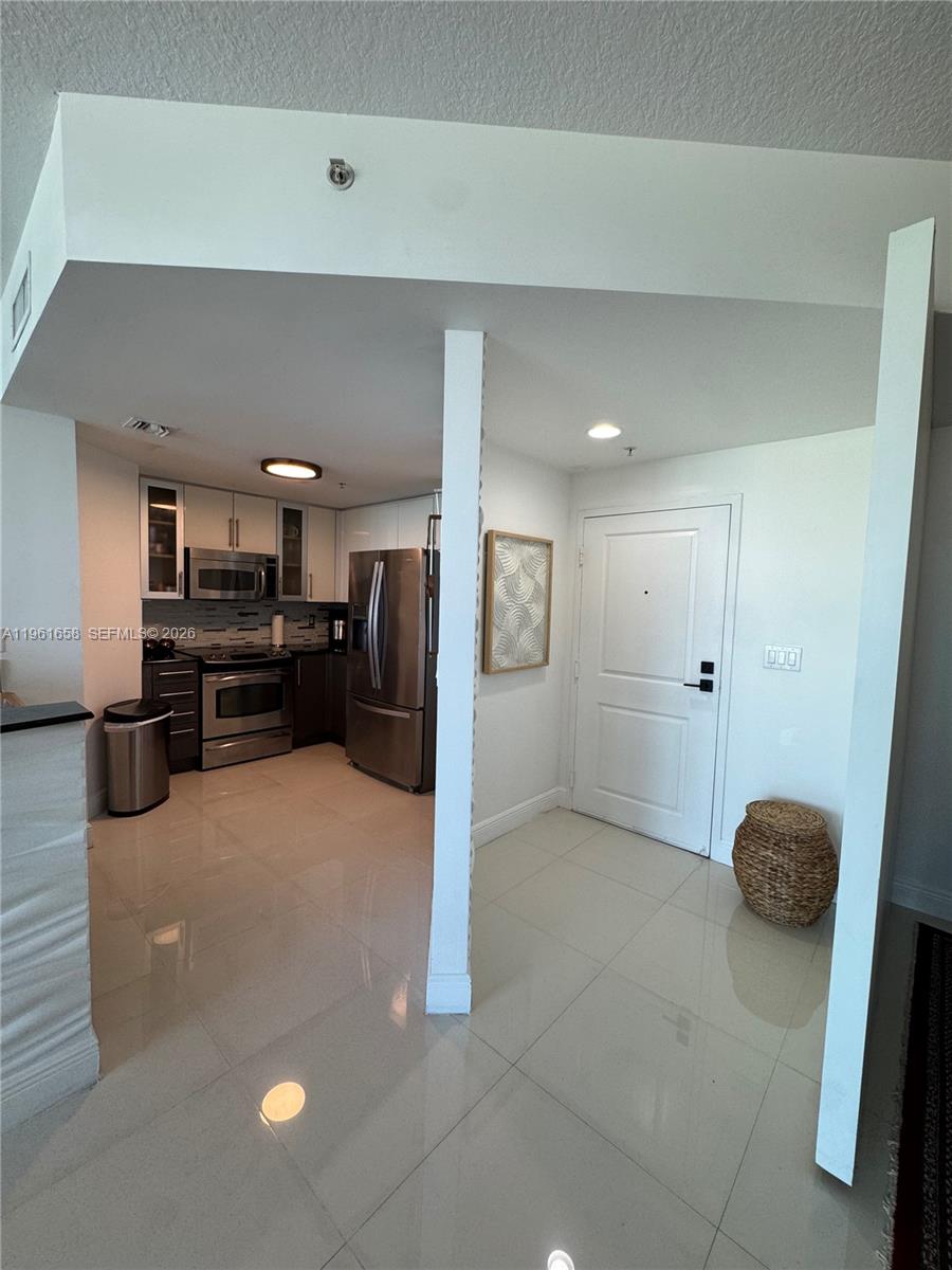 7910 Harbor Island Dr #608, North Bay Village FL 33141