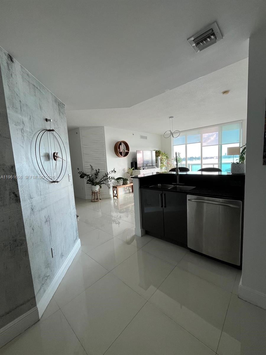 7910 Harbor Island Dr #608, North Bay Village FL 33141