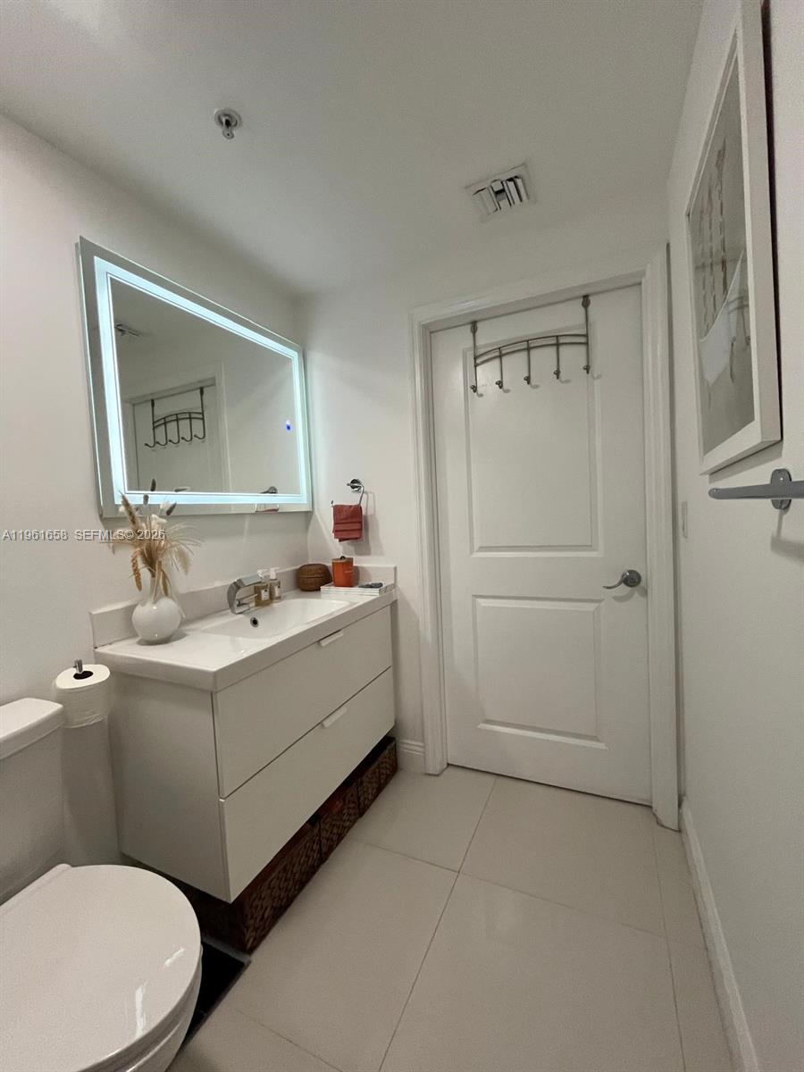 7910 Harbor Island Dr #608, North Bay Village FL 33141