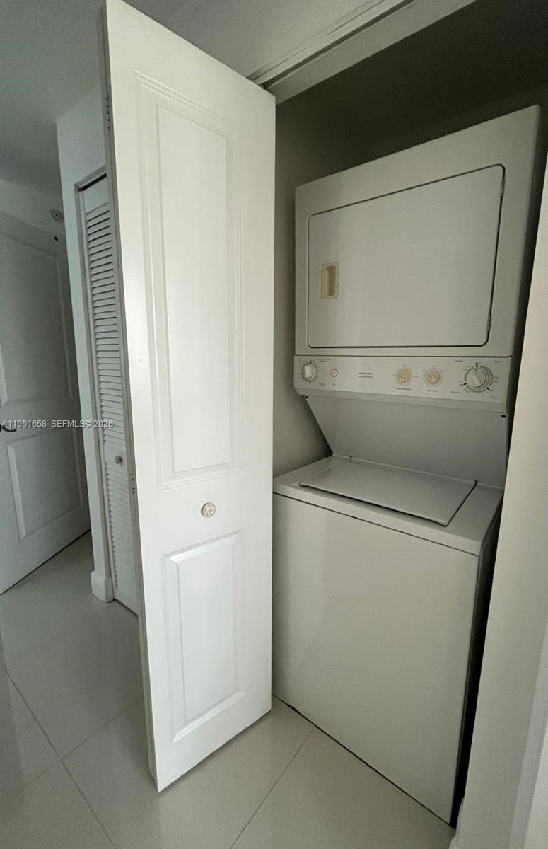7910 Harbor Island Dr #608, North Bay Village FL 33141