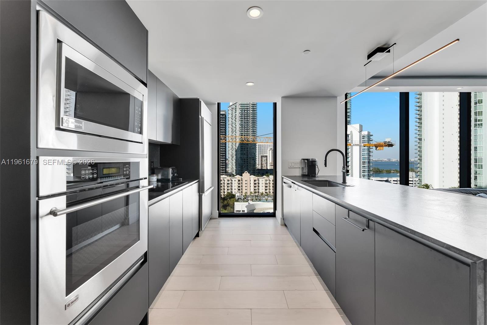 460 NE 28th St #1601, Miami FL 33137