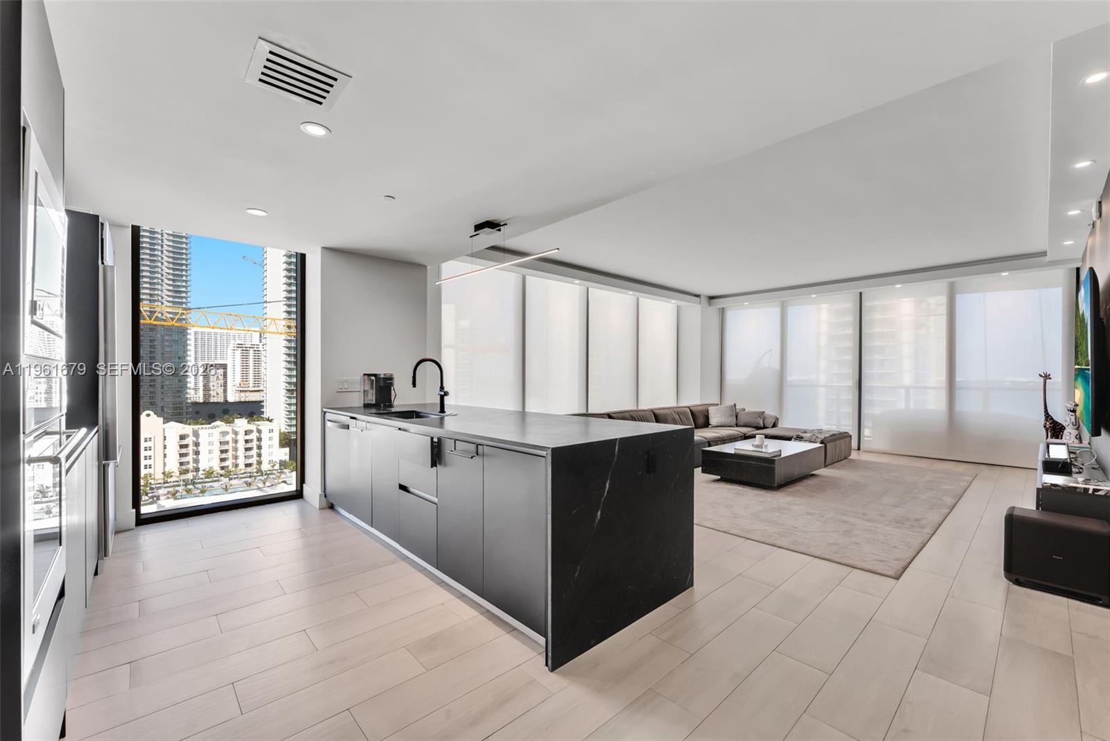 460 NE 28th St #1601, Miami FL 33137