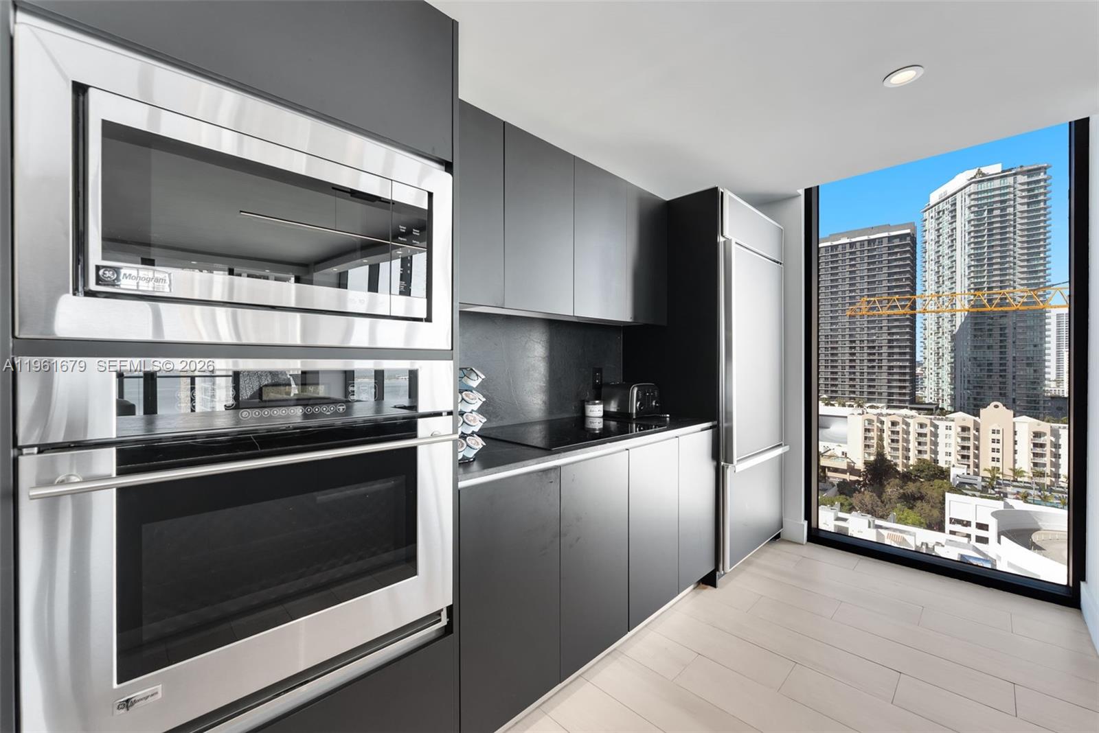460 NE 28th St #1601, Miami FL 33137