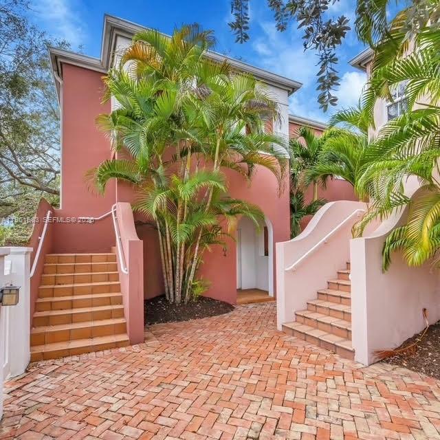 502 Loretto Ave #30, Coral Gables FL 33146