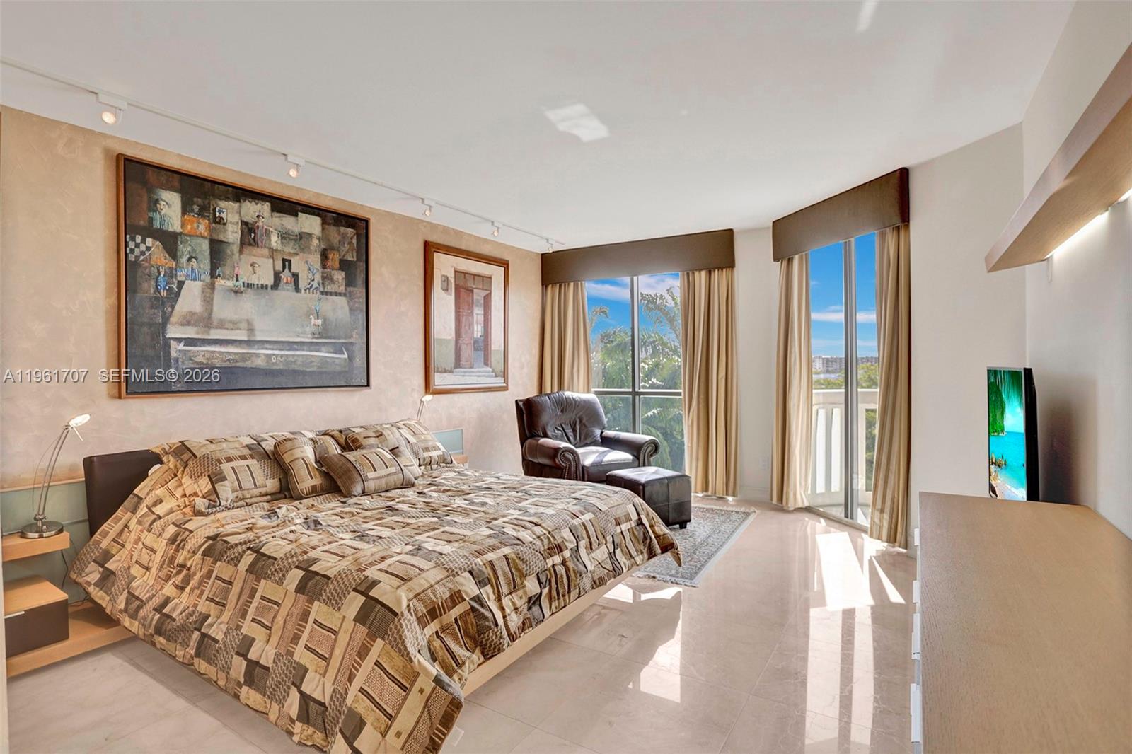2000 Island Blvd #503, Aventura FL 33160