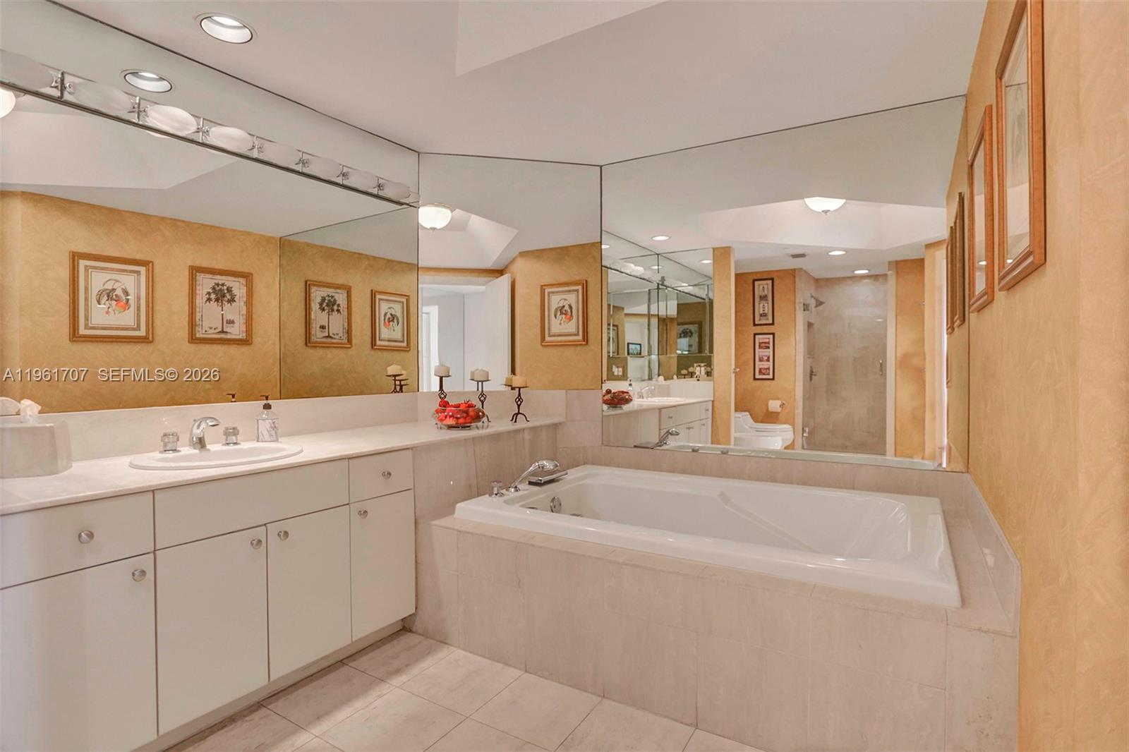 2000 Island Blvd #503, Aventura FL 33160