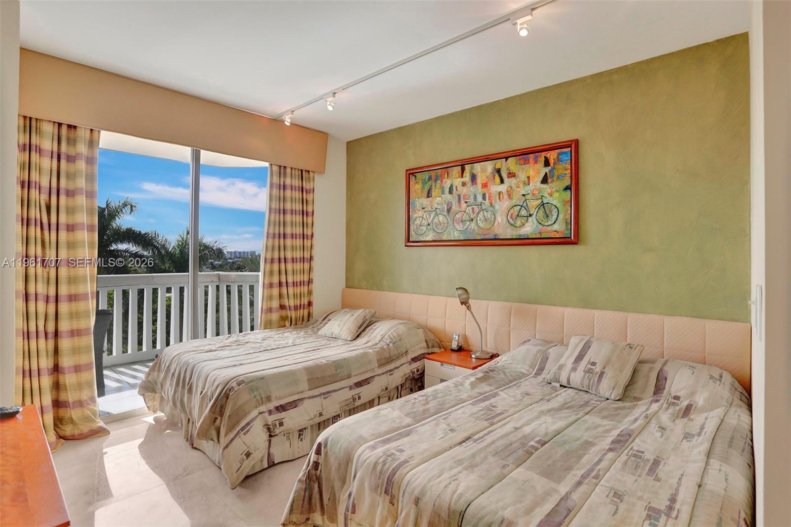 2000 Island Blvd #503, Aventura FL 33160