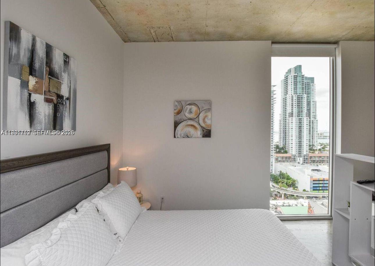 151 SE 1st St #2104, Miami FL 33131