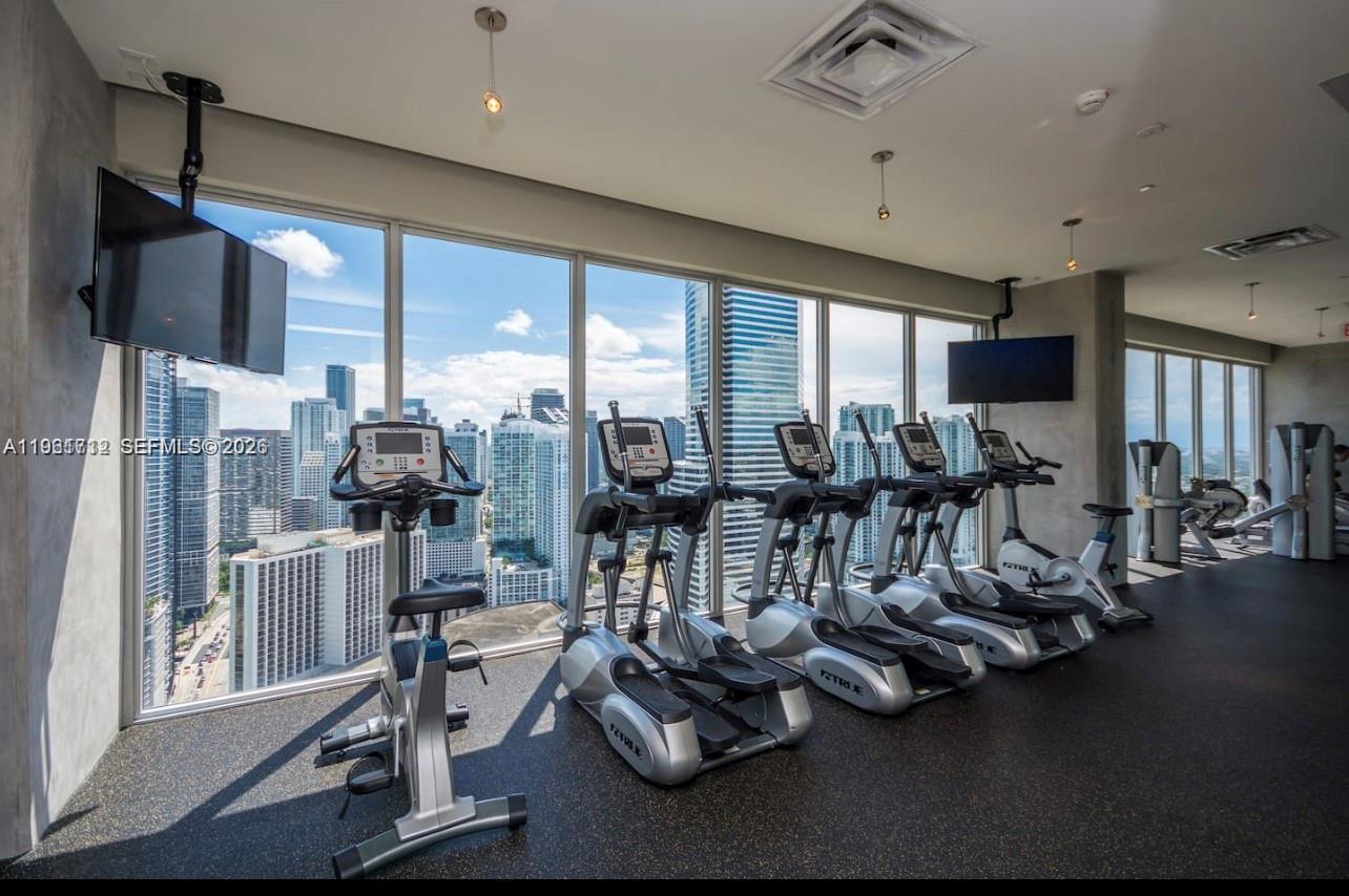 151 SE 1st St #2104, Miami FL 33131