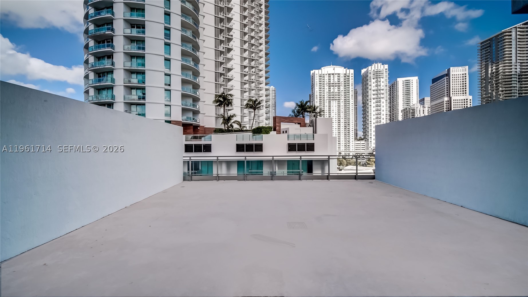 90 SW 3rd St #TH706, Miami FL 33130