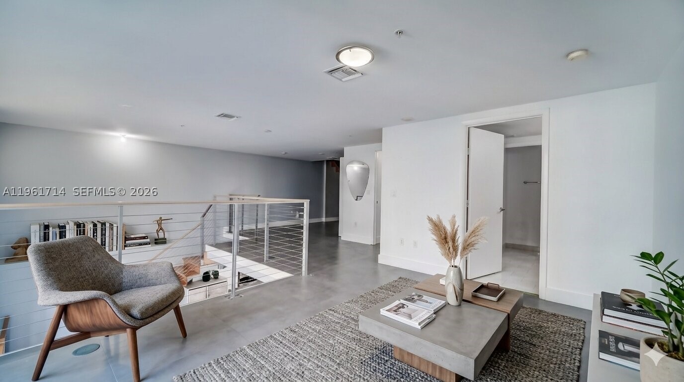 90 SW 3rd St #TH706, Miami FL 33130