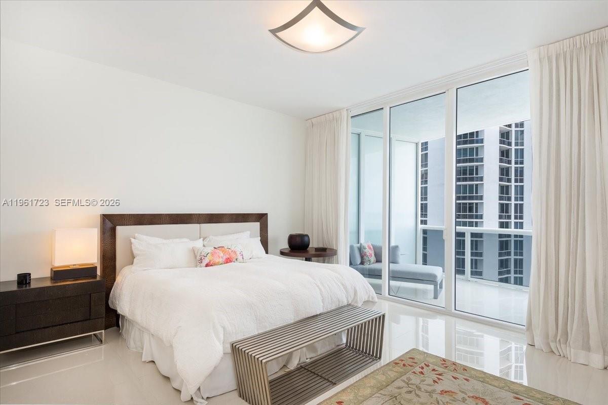 15811 Collins Ave #1502, Sunny Isles Beach FL 33160