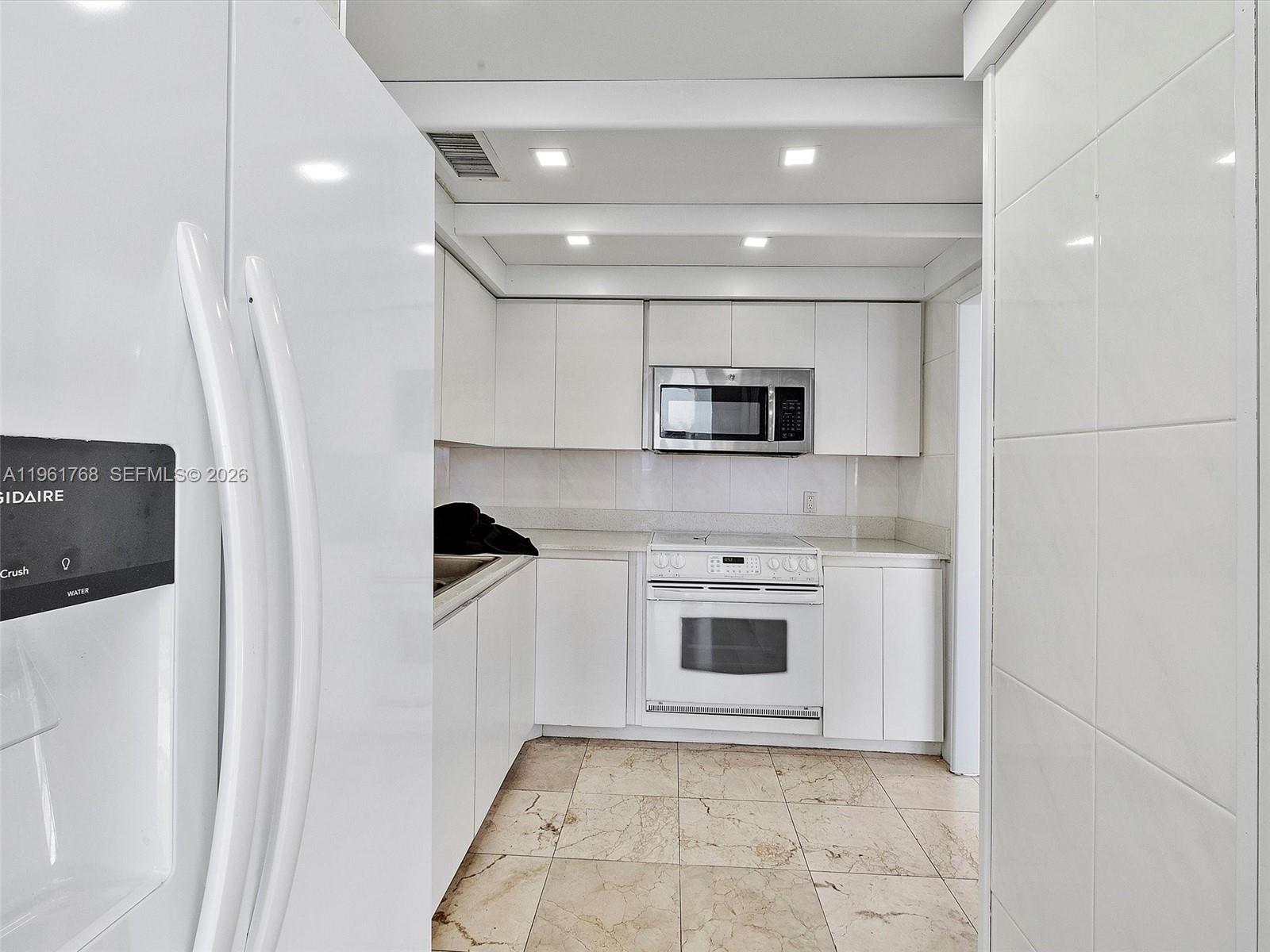 900 Bay Dr #1012, Miami Beach FL 33141
