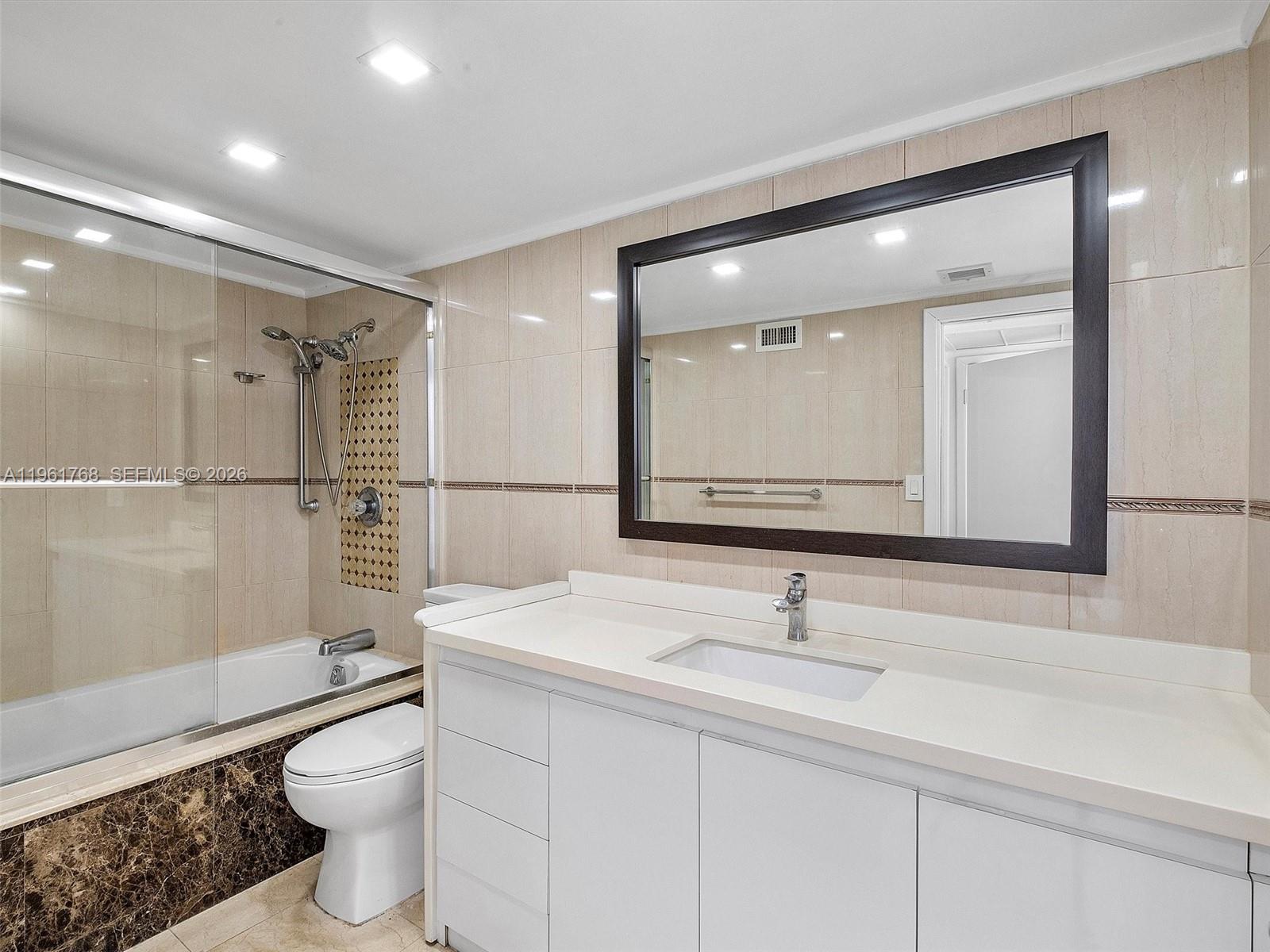 900 Bay Dr #1012, Miami Beach FL 33141