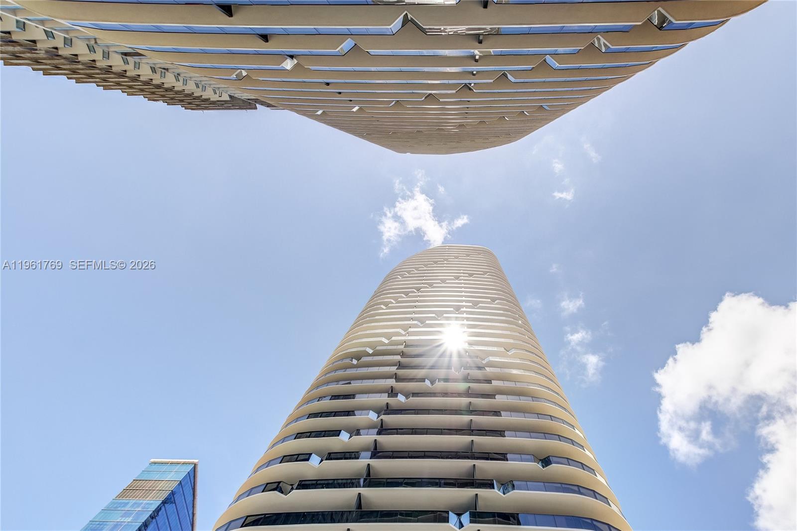 55 SW 9th St #4004, Miami FL 33130