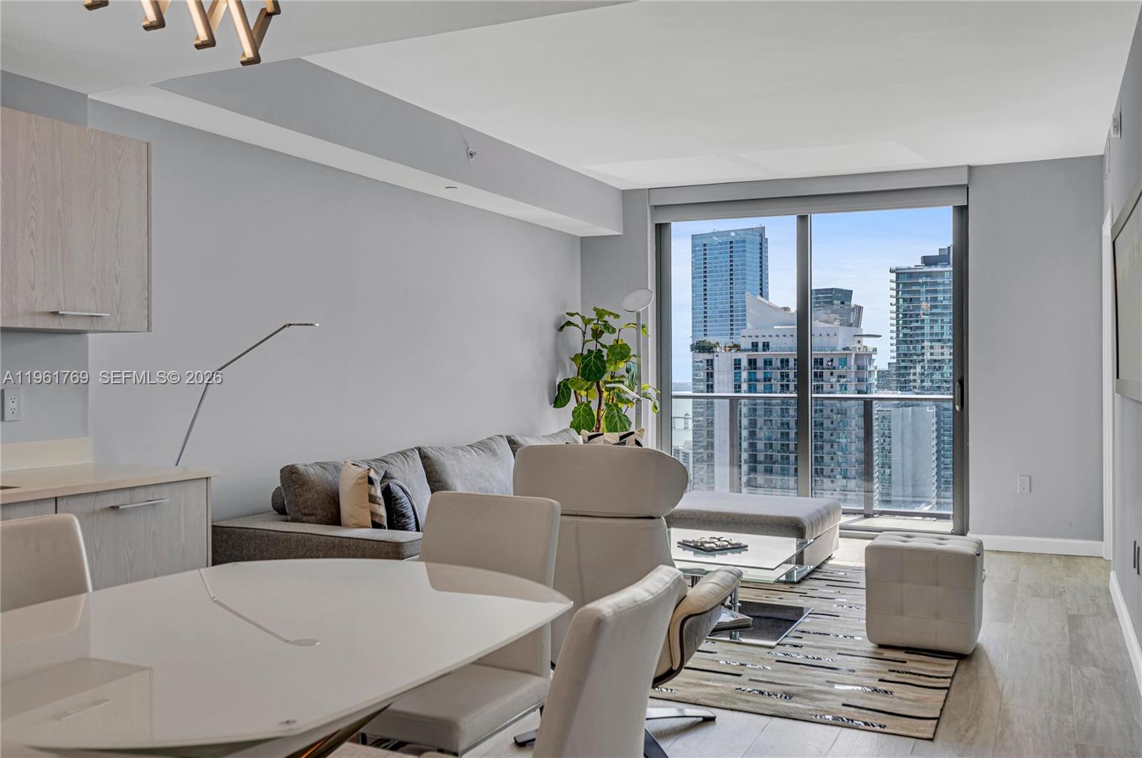55 SW 9th St #4004, Miami FL 33130