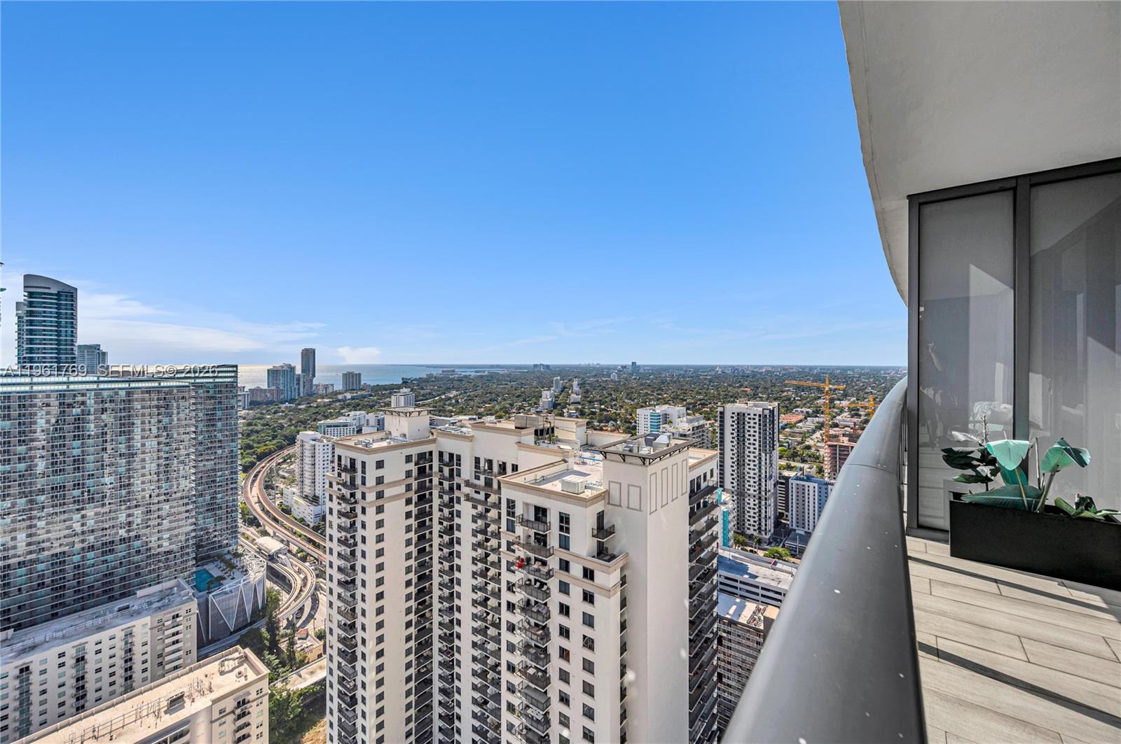 55 SW 9th St #4004, Miami FL 33130