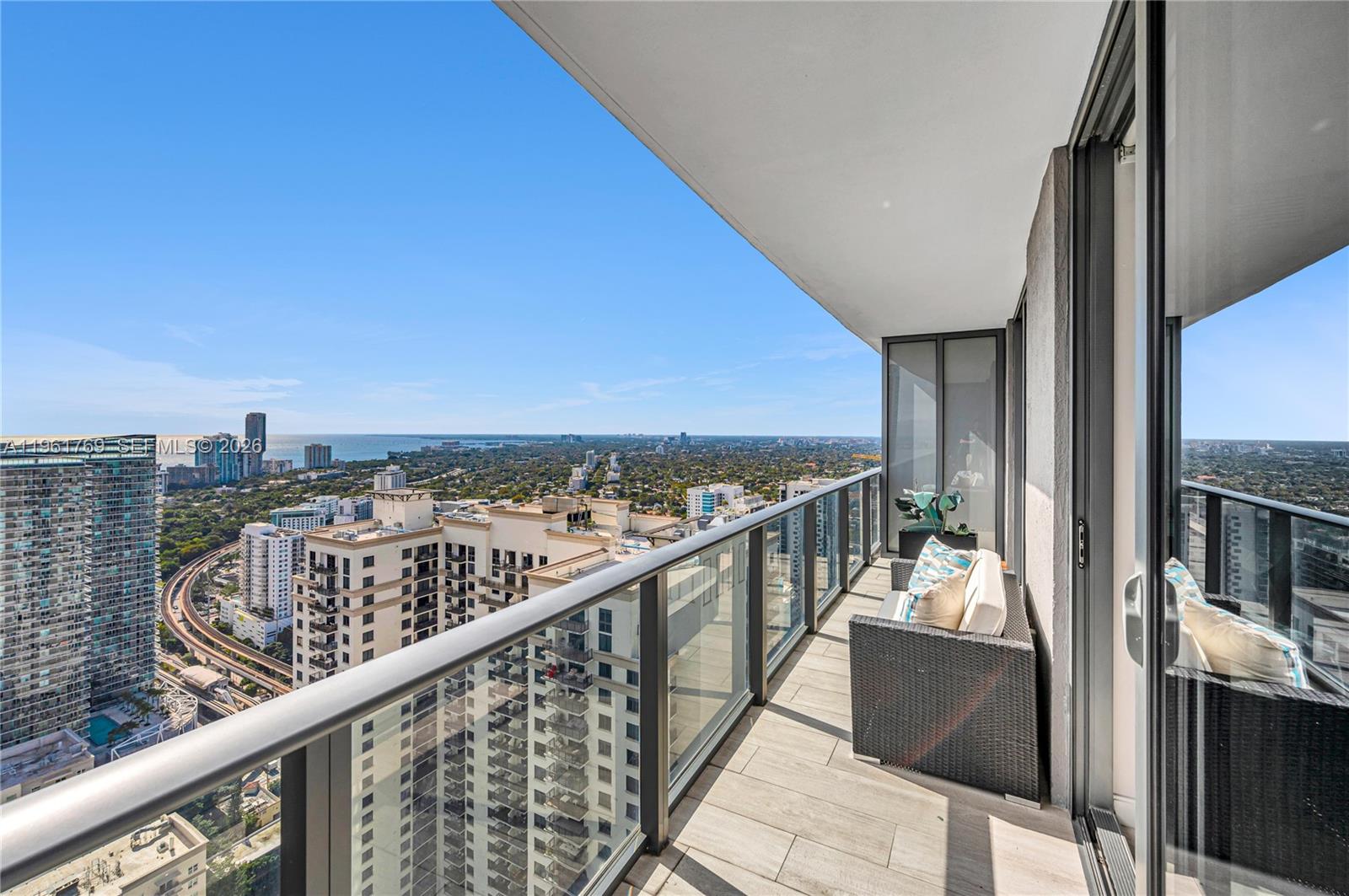 55 SW 9th St #4004, Miami FL 33130