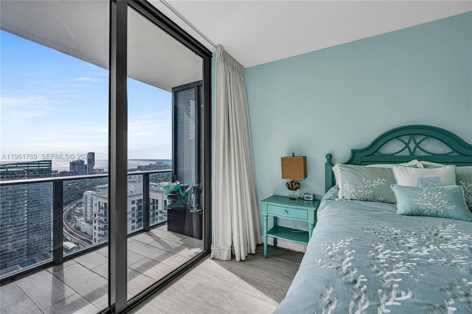55 SW 9th St #4004, Miami FL 33130