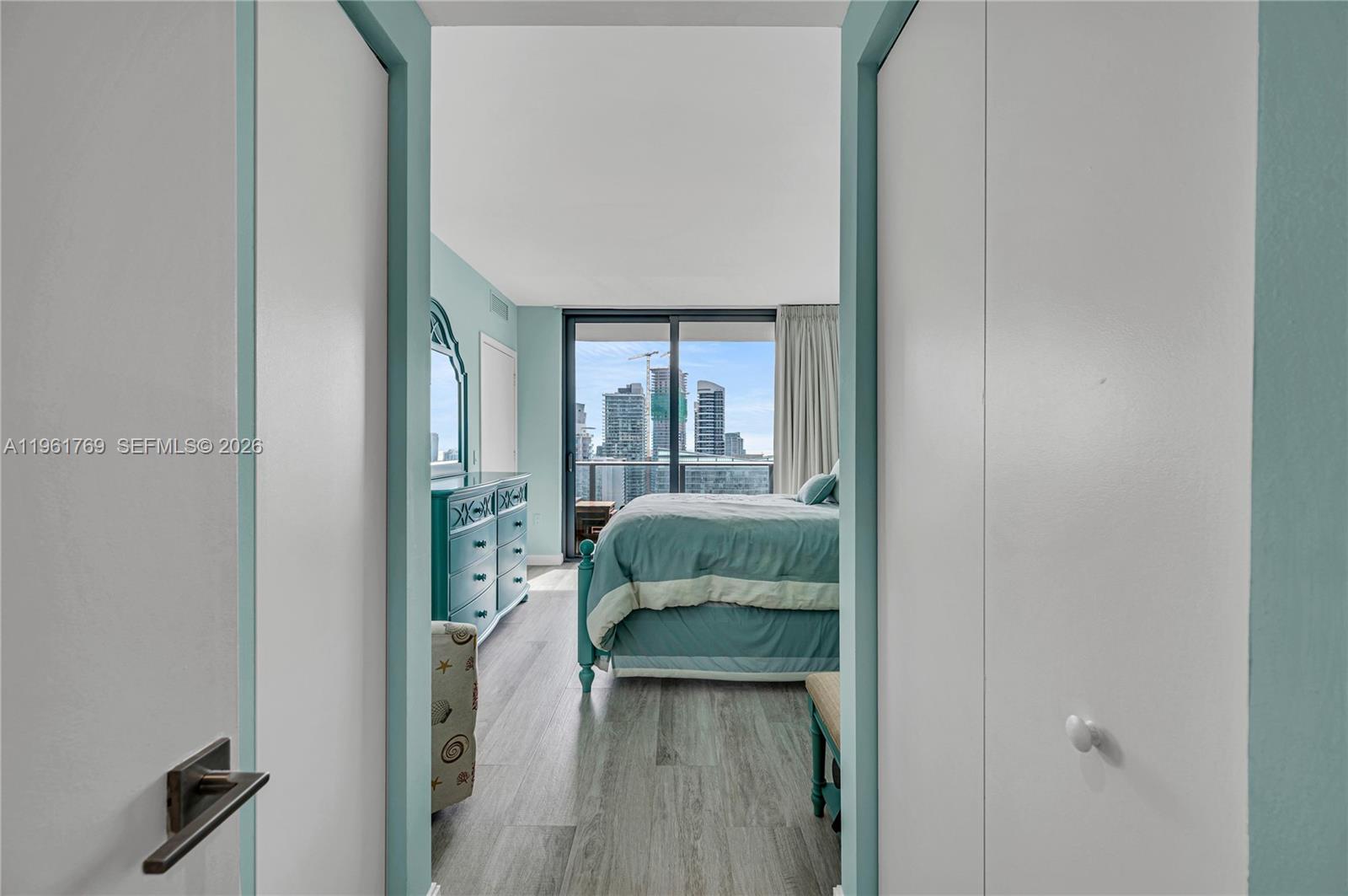 55 SW 9th St #4004, Miami FL 33130