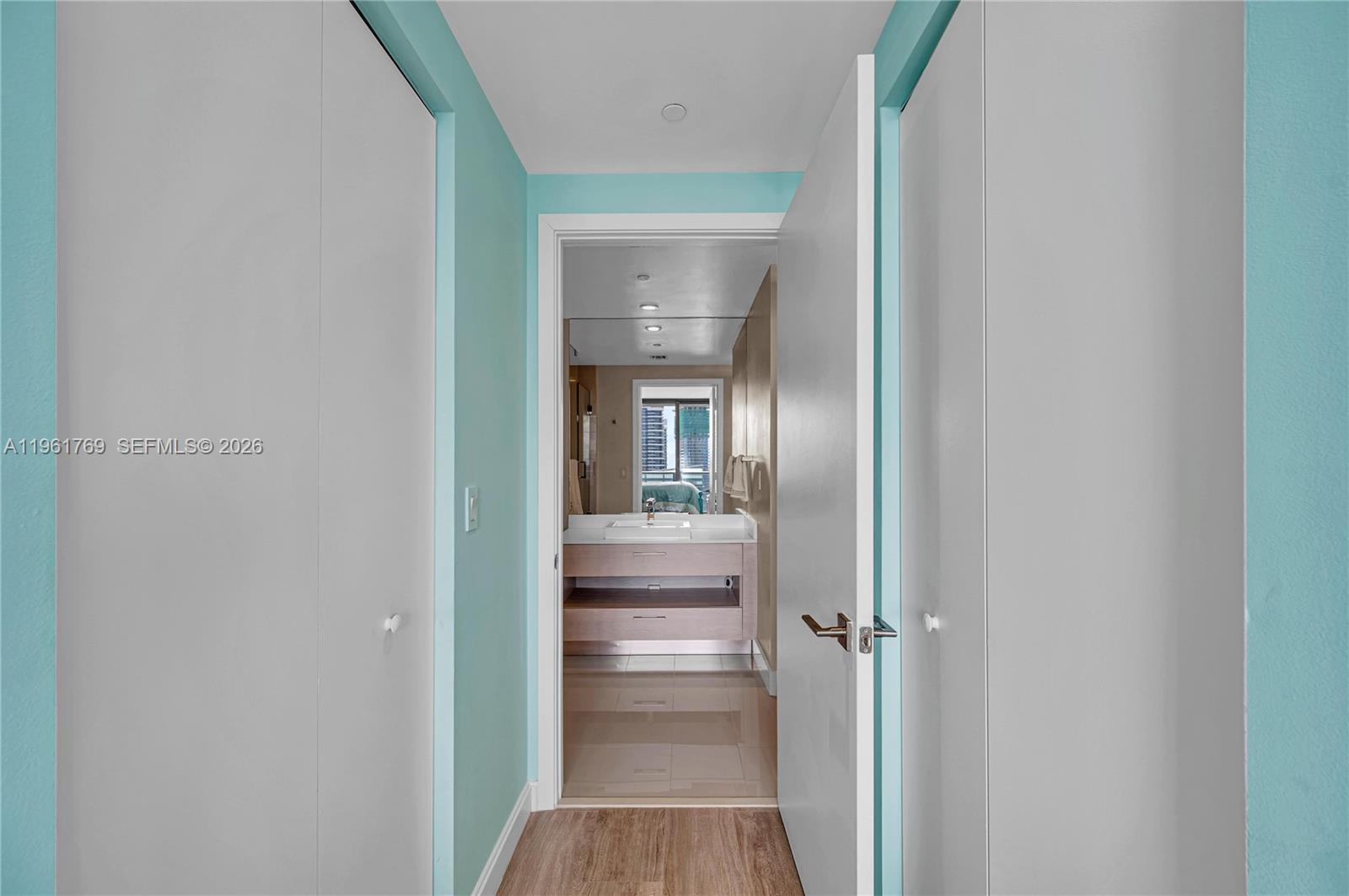 55 SW 9th St #4004, Miami FL 33130