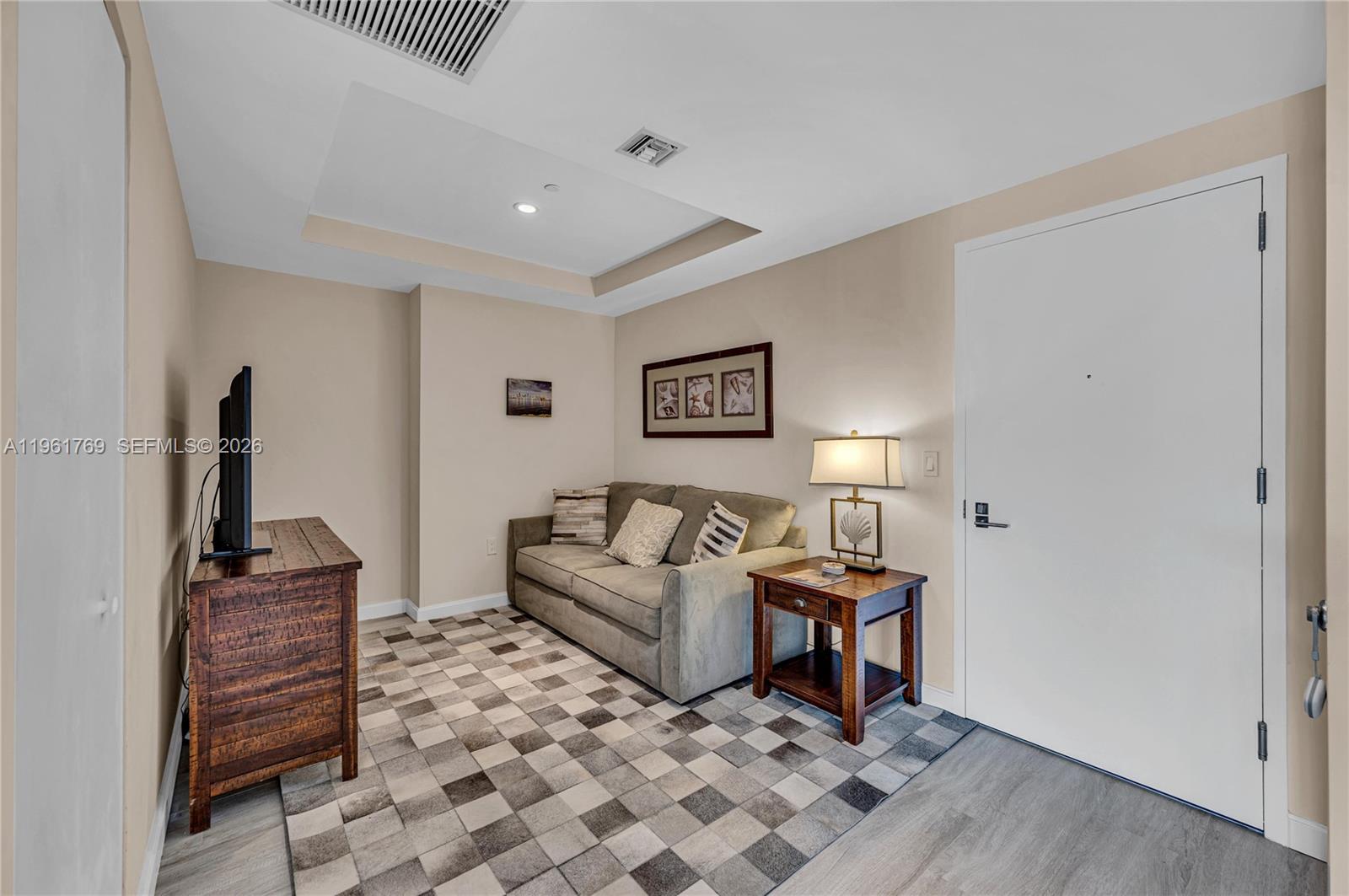 55 SW 9th St #4004, Miami FL 33130