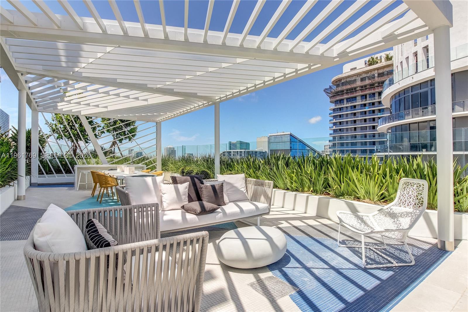 55 SW 9th St #4004, Miami FL 33130