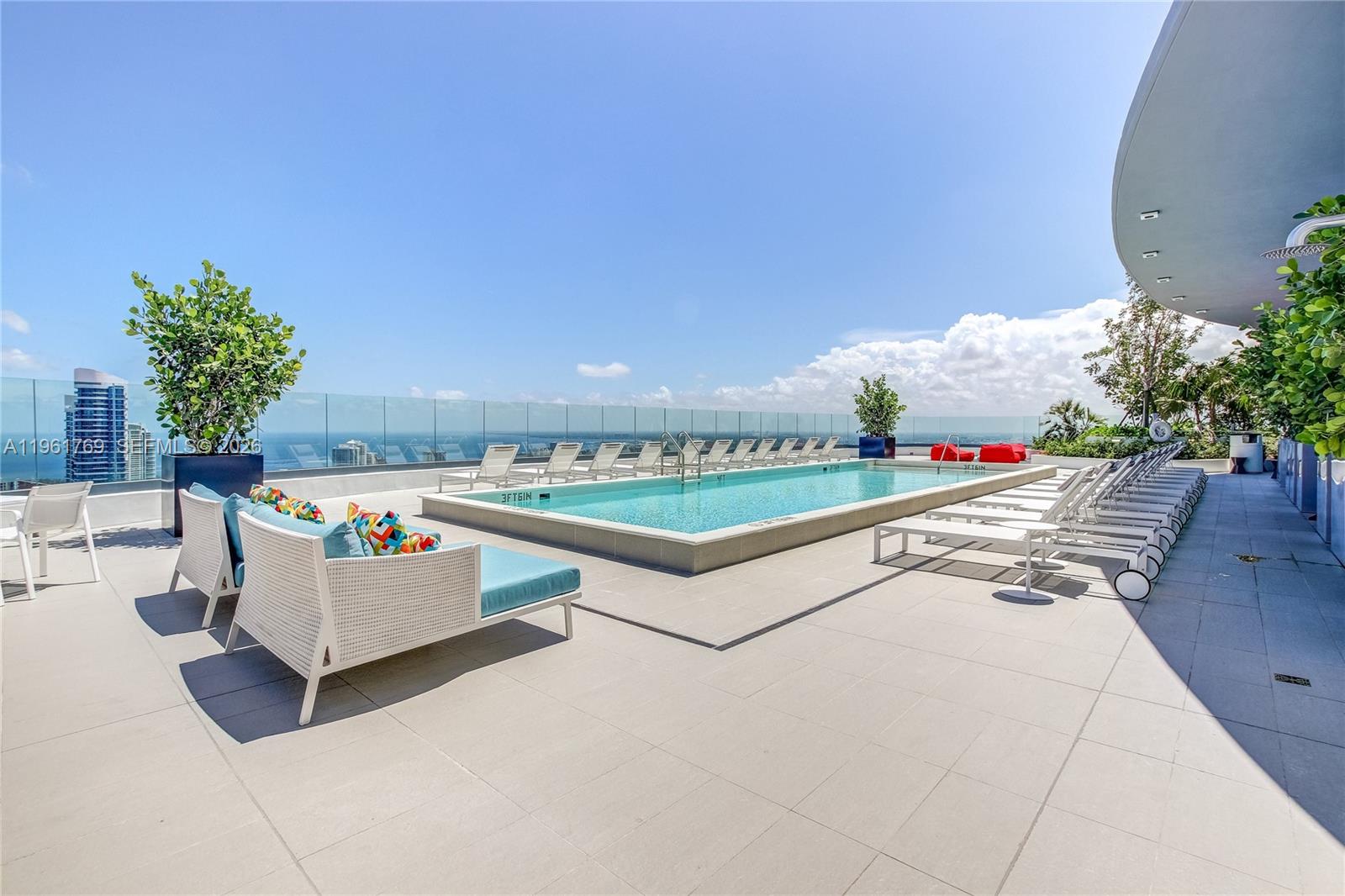 55 SW 9th St #4004, Miami FL 33130