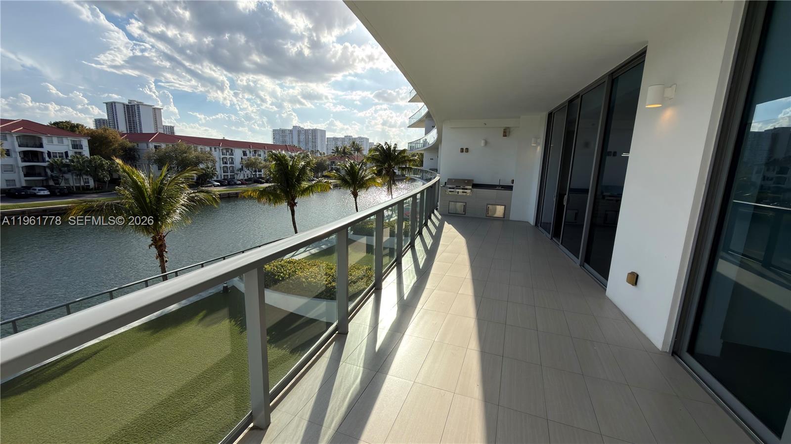 3250 NE 188th St #204, Aventura FL 33180