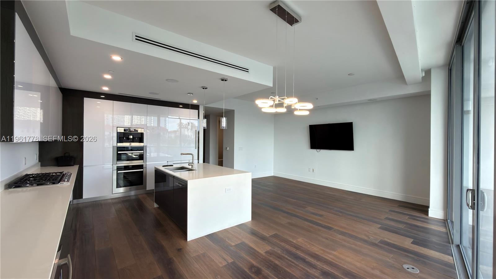 3250 NE 188th St #204, Aventura FL 33180